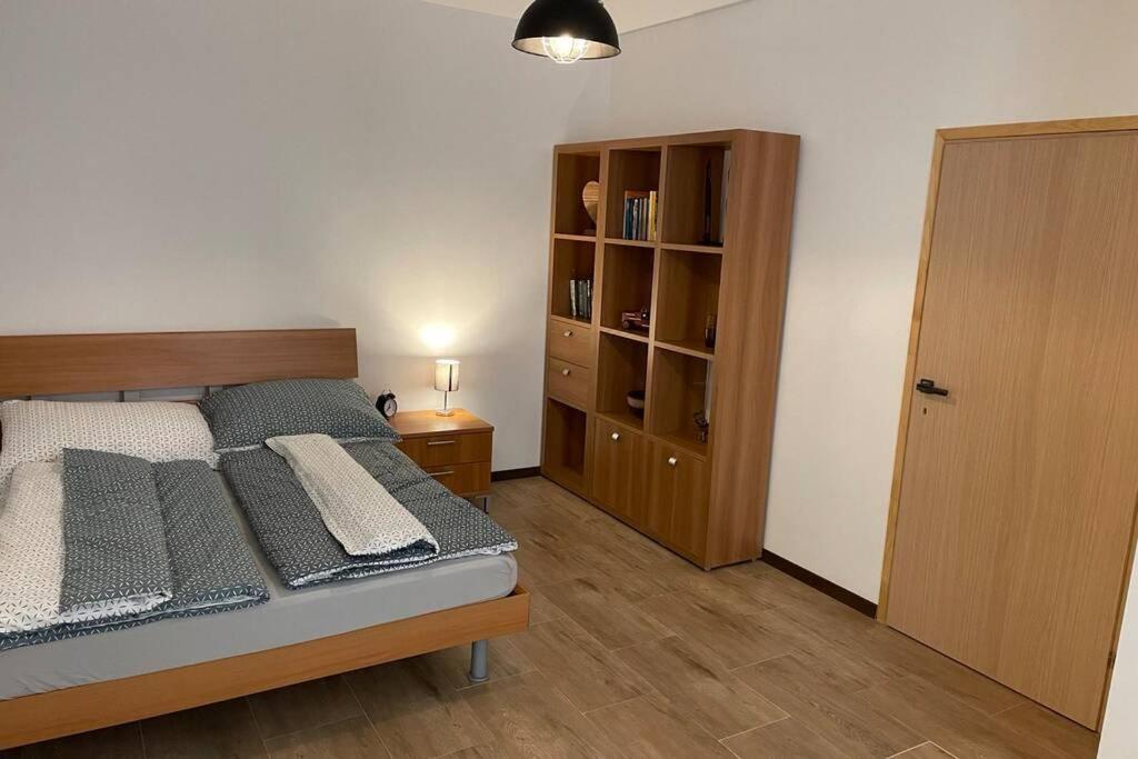 Newly Renovated 2 Rooms Apartment Downtown Nitra Exteriér fotografie